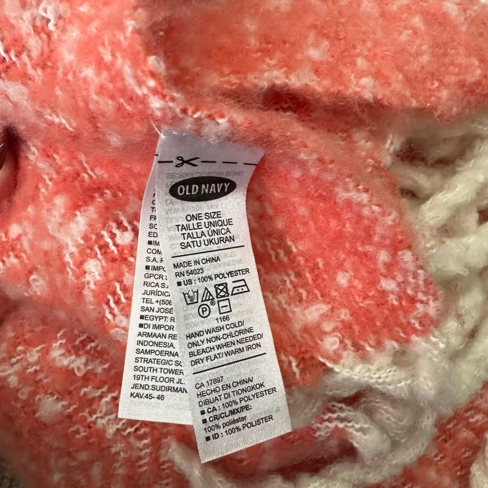 Old Navy Coral and White Knit Scarf - Picture 4 of 4